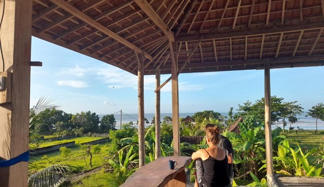 THE NYAMO surfschool & stay