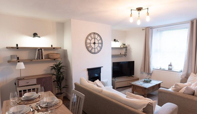 The Oak Cottage: Charming house