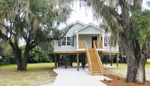 The Oak House in Historic Jean Lafitte