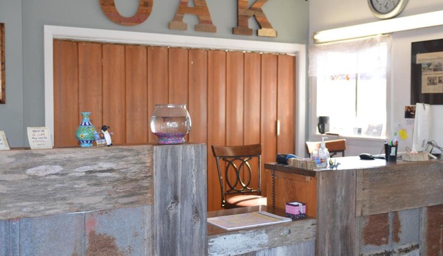The Oak Motel