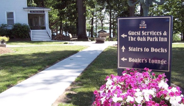 The Oak Park Inn @ Oak Park Marina & Resort~ The Ultimate Vacation Getaway!