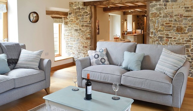 The Oak Stall - UK11023