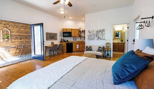 The Oak Upscale Apartment