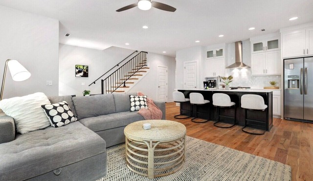 The Oakley - Near Lake Fayetteville!