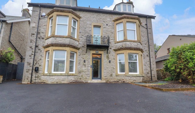THE OAKROYD, family friendly, luxury holiday cottage in Ingleton