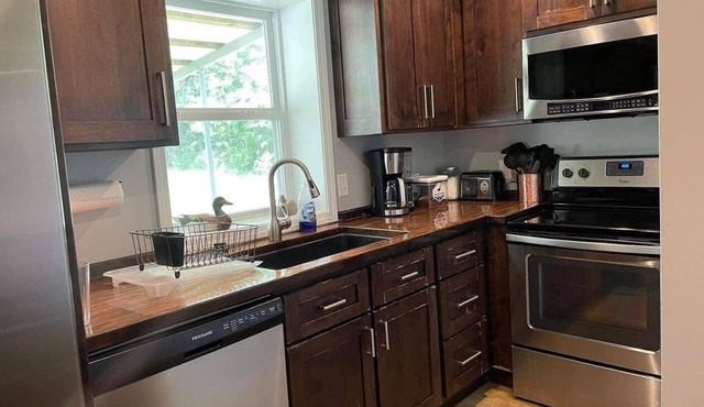 "The Oaks" a country retreat just 2 miles away from town.
