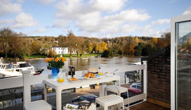 The Oars - Riverfront Property