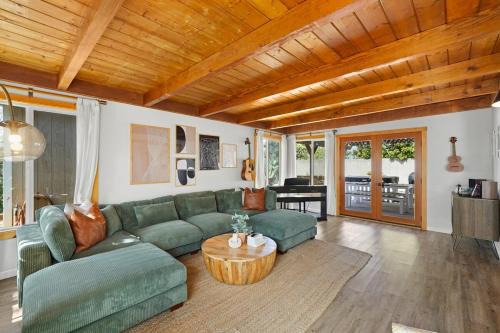 The Oasis by Coastline Vacation Rentals