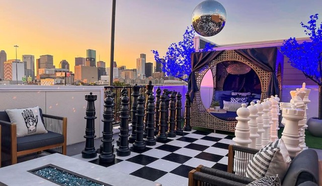 The Oasis Checkmate Stunning Rooftop with Views