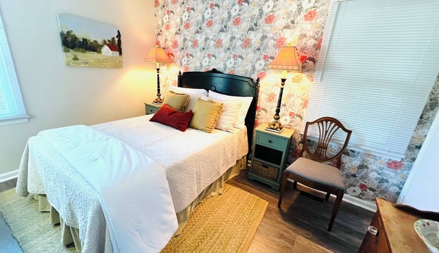 The Oasis. Cozy 3-bed house 1 mile to Campbell University. WiFi