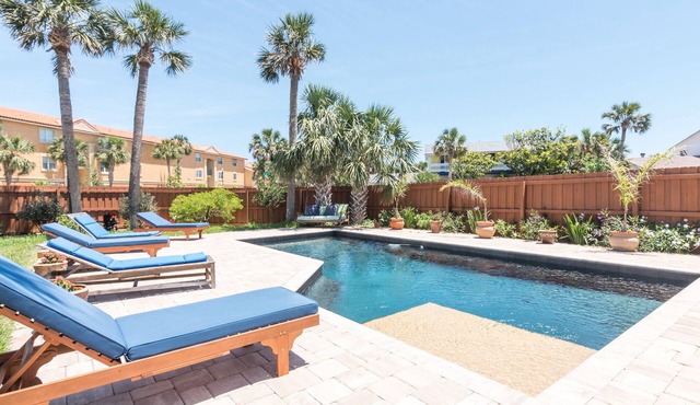 The Oasis In Jax Beach - Shelter in style