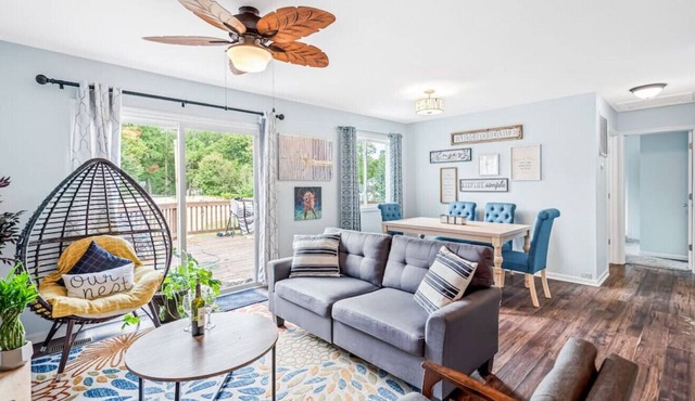 The Oasis · The Oasis with Backyard Paradise - King Bed- Pool