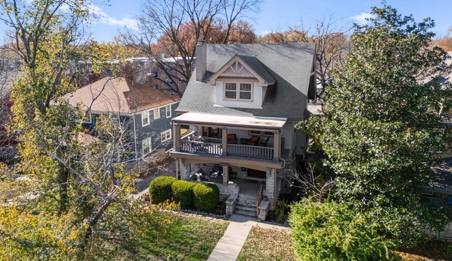 The Observatory - Cozy Third Floor 1 Bedroom Apartment in Westport
