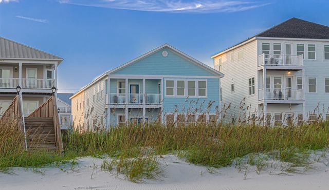 THE OCEANFRONT GRAND RESORT: 17 BR Luxury with Unmatched Views+ALL THE AMENITIES