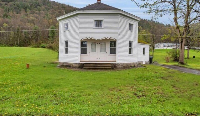 The Octagon - Historic Charm Meets Modern Comfort