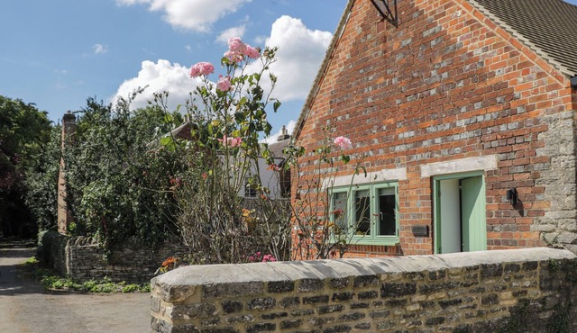 THE OFFICE, pet friendly in Eynsham