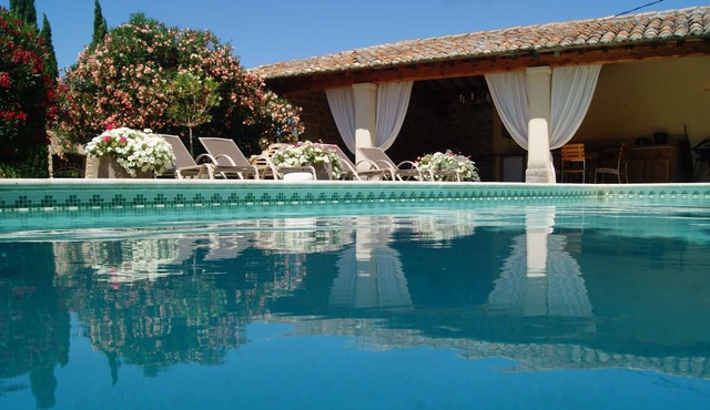 THE OLD MILL*, Authentic in PROVENCE with heated swimming pool