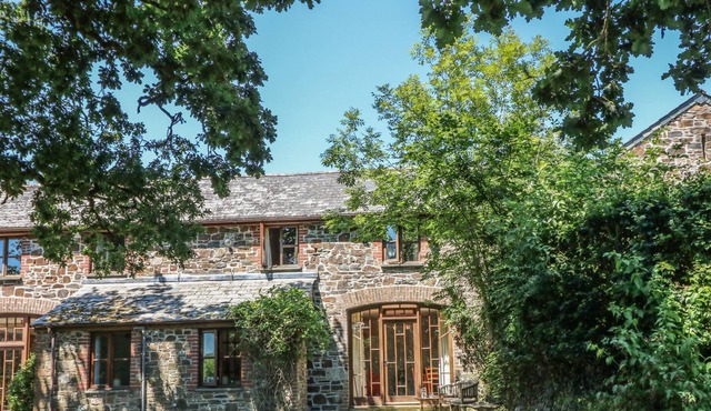 THE OLD APPLE TALLET, pet friendly, with pool in Launceston