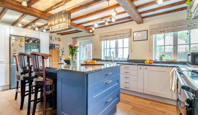 The Old Bakery - Five Bedroom House, Sleeps 10