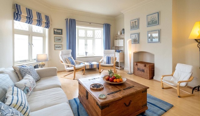 The Old Bakery - sleeps 6 guests in 3 bedrooms