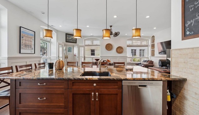 The Old Bankhouse — Luxury Philadelphia Stay