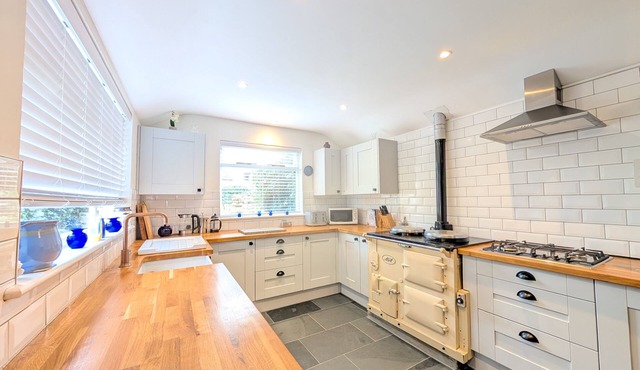 The Old Barn near St Ives - Rustic Charm & Space