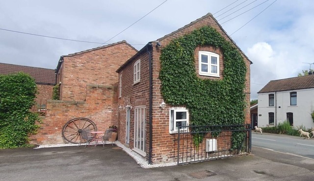 The Old Cart Shed. A beautiful country cottage barn conversion near York & Selby