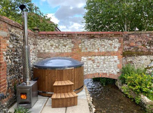 The Old Chequers - Hot tub & Games room