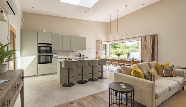 The Old Cherry Barn - Luxury barn conversion