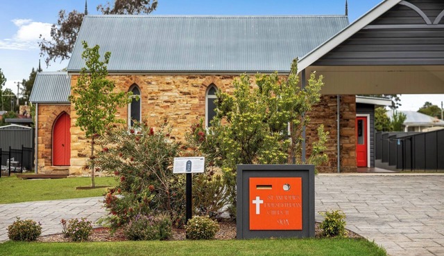 The Old Church, a charming 3-bedroom house with AC in Rylstone