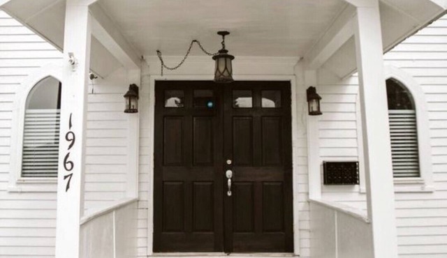 THE OLD CHURCH INN is a luxurious Property near Salmon River