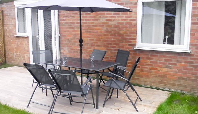 THE OLD CLOCKMAKERS, pet friendly, with a garden in Norwich