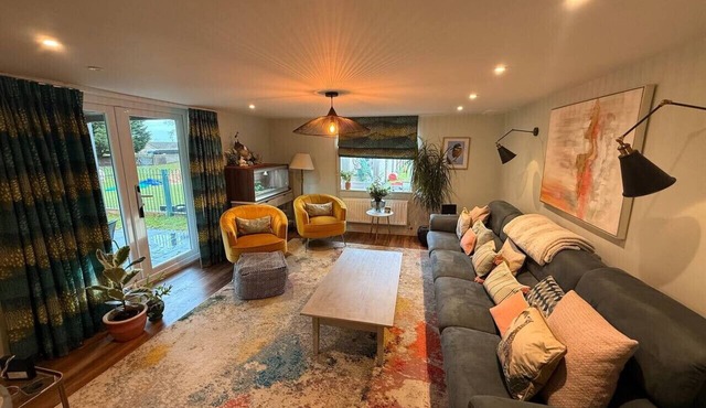 The Old Coach House: Enchanting Three-bedroom Holiday Cottage