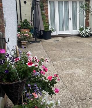 The Old Coach House 8 North Lane