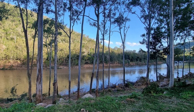 The Old Cottage - Somerset Dam
