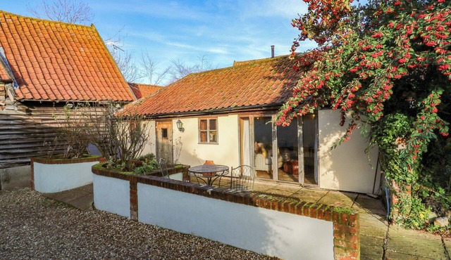 THE OLD COW SHED, pet friendly in Thorndon