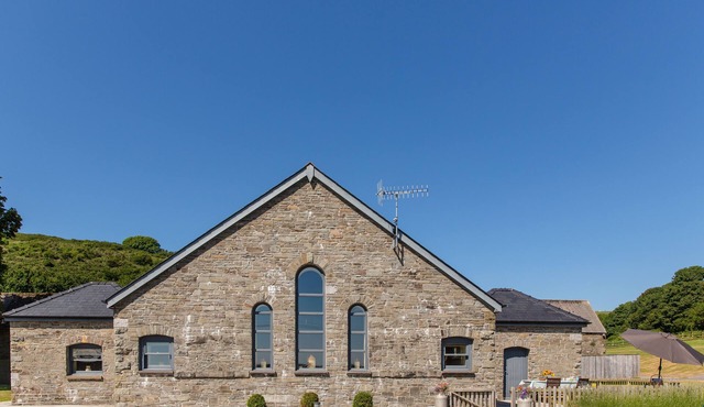 The Old Cow Shed (sleeps 16)