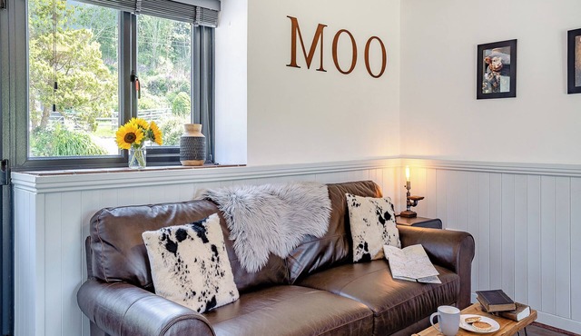 The Old Cowsheds 4 - Daniel Ddu - UK49789