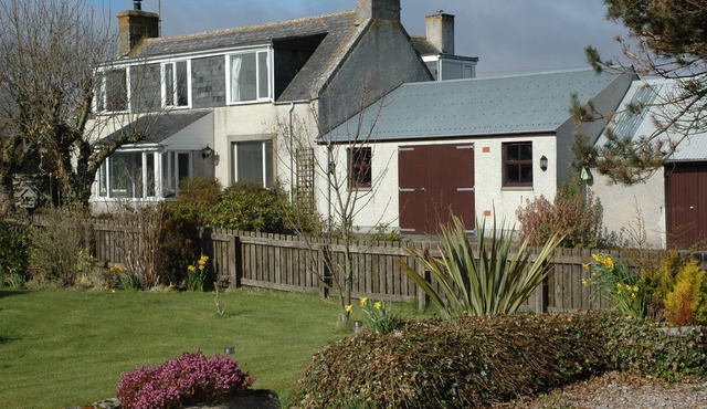 The Old Croft, 50 yards from Brora Golf Course and 2 minutes from the Beach