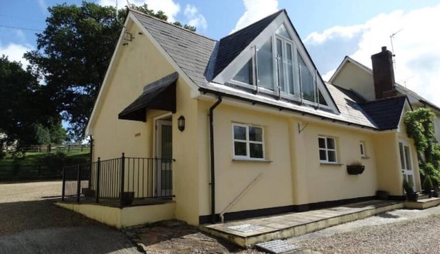The Old Dairy Cottage With Indoor Pool In Devon