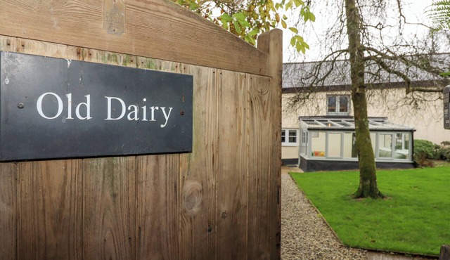 THE OLD DAIRY, pet friendly, with open fire in Sourton Down