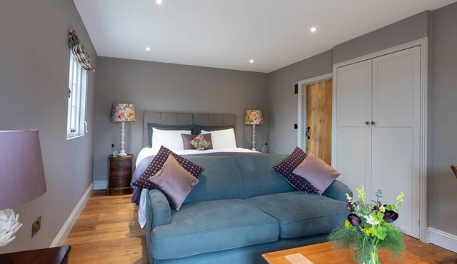 The Old Engineer - Boutique rural retreat