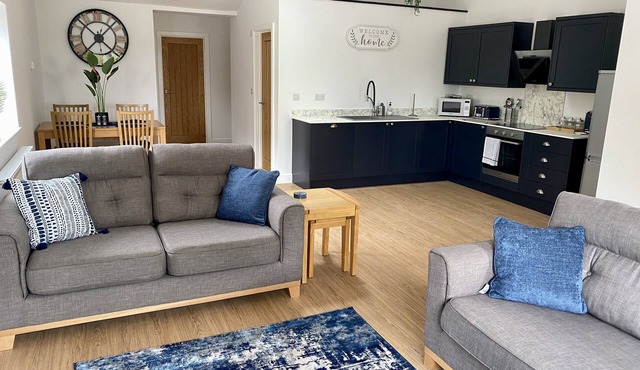 The Old Garage {Lodge One} 2 bedroom, beautiful countryside view’s