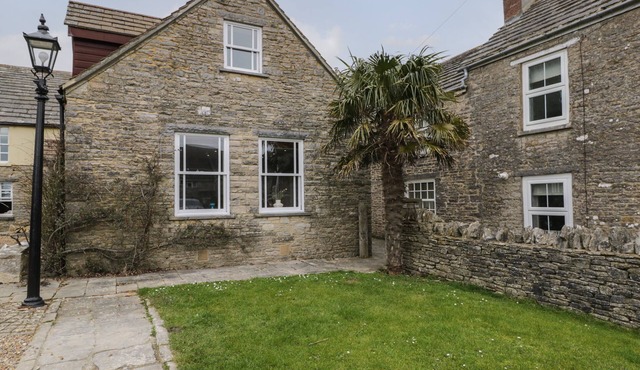 THE OLD HABERDASHERY, pet friendly in Swanage