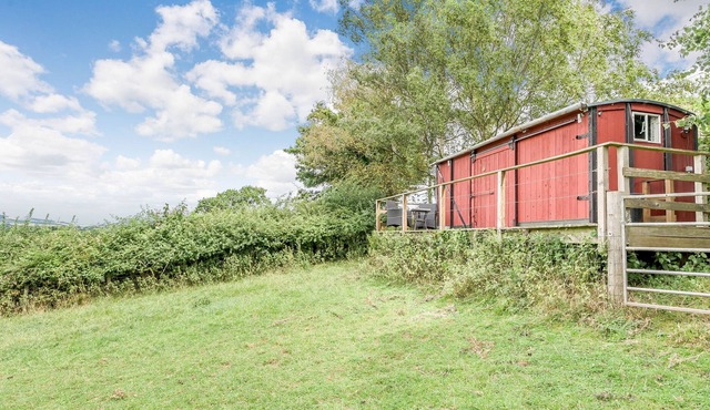 THE OLD LMS GOODS VAN, pet friendly, with a garden in Monmouth