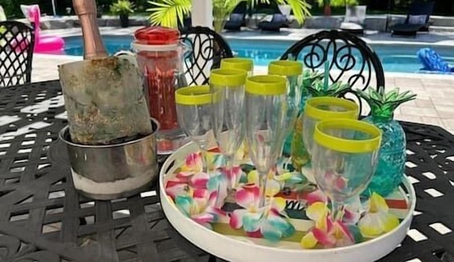 The Old Mill Manor: optional chef, pool, hot tub, docks, tiki bar & grill,