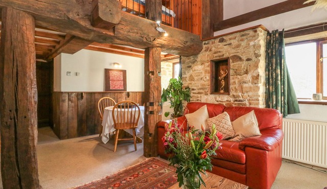 THE OLD MILL, pet friendly, character holiday cottage in Bridestowe