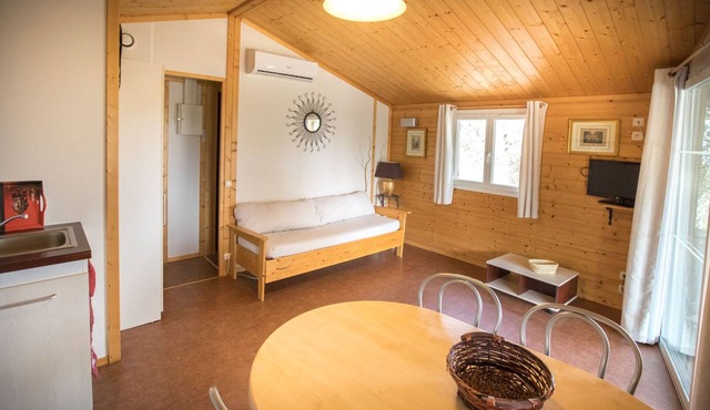 "The old oak" chalet overlooking lavender and mont ventoux