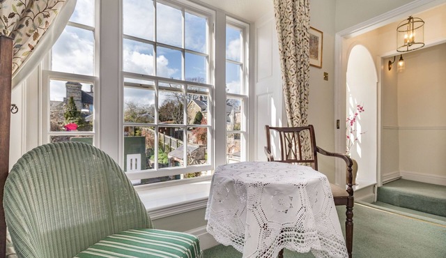 THE OLD PIPE HOUSE, pet friendly, character holiday cottage in Malton