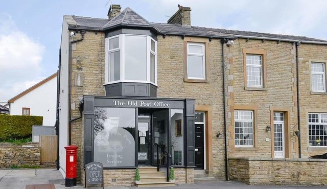 The Old Post Office, Fence, Holiday Home with Lovely Views